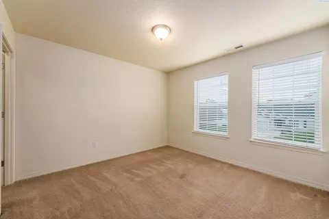 Bedroom - 5808 Pimlico Dr, Pasco, WA 99301 photo 1 of 5