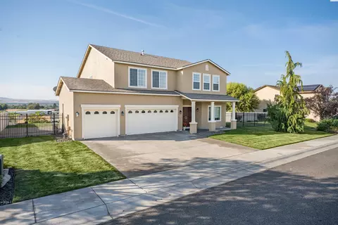 Exterior - 5808 Pimlico Dr, Pasco, WA 99301 photo 2 of 7