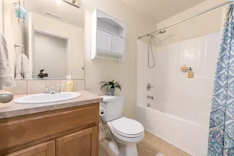 Bath - 5808 Pimlico Dr, Pasco, WA 99301 photo 3 of 4