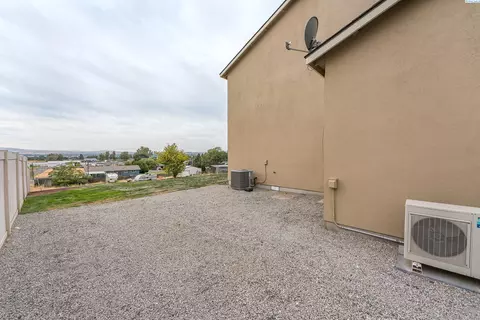 Exterior - 5808 Pimlico Dr, Pasco, WA 99301 photo 7 of 7