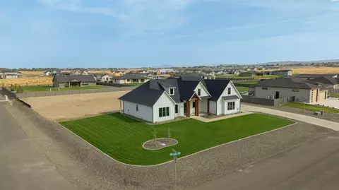 7403 Haystack St, Kennewick, WA 99338