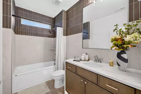 Bath - 5519 Redtail Dr, Pasco, WA 99301 photo 3 of 3