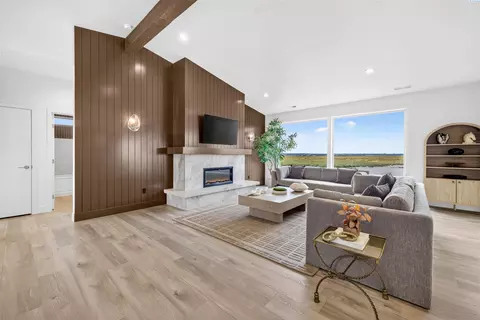 Living - 5519 Redtail Dr, Pasco, WA 99301 photo 5 of 10