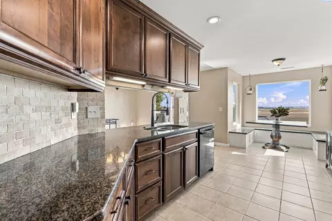 Kitchen - 4515 Tusayan Dr, Pasco, WA 99301 photo 5 of 5