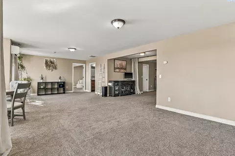 Living - 4515 Tusayan Dr, Pasco, WA 99301 photo 3 of 4