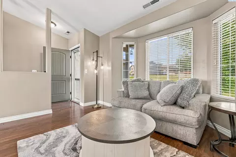 Entry Way - 4515 Tusayan Dr, Pasco, WA 99301 photo 1 of 4
