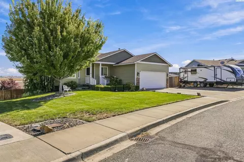 Exterior - 4515 Tusayan Dr, Pasco, WA 99301 photo 3 of 5
