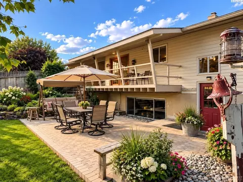 Exterior - 808 E Oak St, Othello, WA 99344 photo 2 of 5