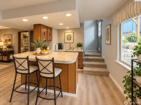Kitchen - 808 E Oak St, Othello, WA 99344 photo 2 of 5