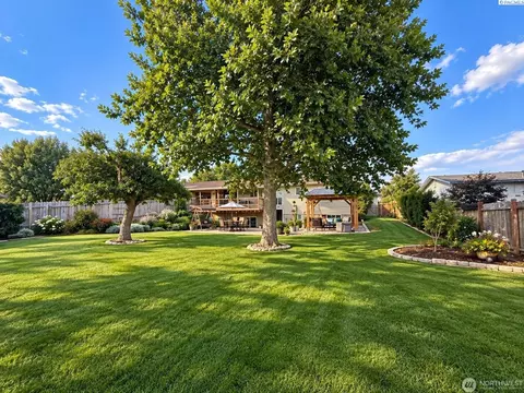 Exterior - 808 E Oak St, Othello, WA 99344 photo 3 of 5