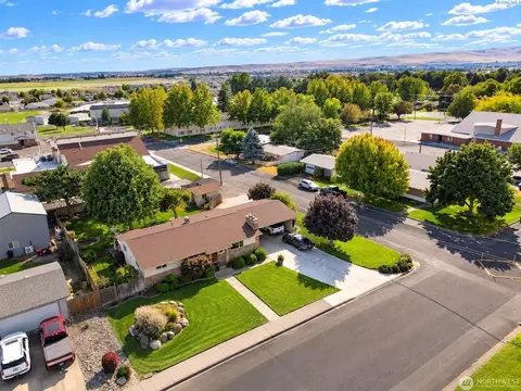 View/Area - 808 E Oak St, Othello, WA 99344 photo 2 of 5