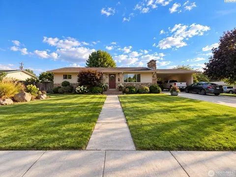 Exterior - 808 E Oak St, Othello, WA 99344 photo 4 of 5