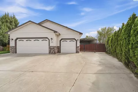 Other - 813 N Douglas Ct, Pasco, WA 99301 photo 1 of 7