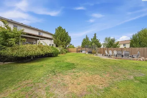 Exterior - 813 N Douglas Ct, Pasco, WA 99301 photo 4 of 10
