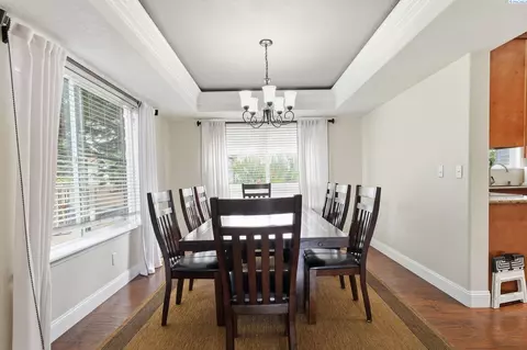 Dining - 813 N Douglas Ct, Pasco, WA 99301 photo 1 of 2