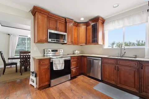 Kitchen - 813 N Douglas Ct, Pasco, WA 99301 photo 1 of 3