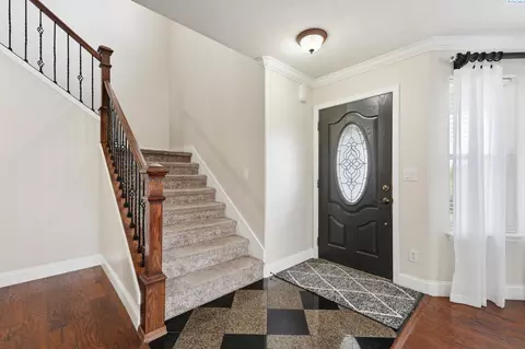 Entry Way - 813 N Douglas Ct, Pasco, WA 99301 photo 2 of 4