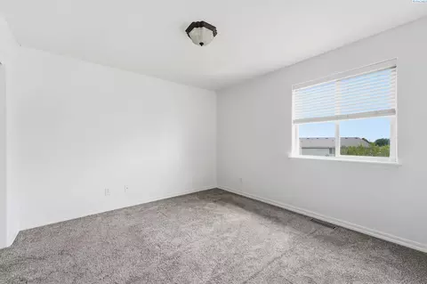 Bedroom - 813 N Douglas Ct, Pasco, WA 99301 photo 3 of 4