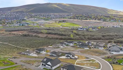 1013 Sagebluff Ln, Richland, WA 99352