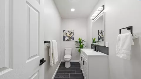 Bath - 115 N 8th Ave, Pasco, WA 99301 photo 2 of 3