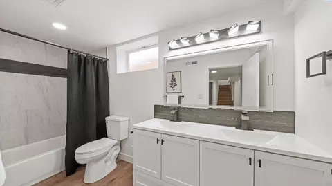 Bath - 115 N 8th Ave, Pasco, WA 99301 photo 3 of 3