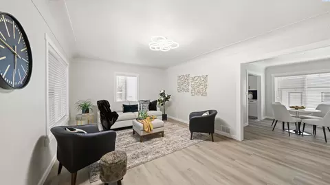 Living - 115 N 8th Ave, Pasco, WA 99301 photo 1 of 2