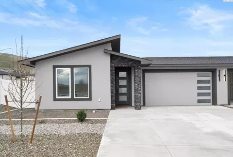 1102 Fairhaven Loop, Richland, WA 99352