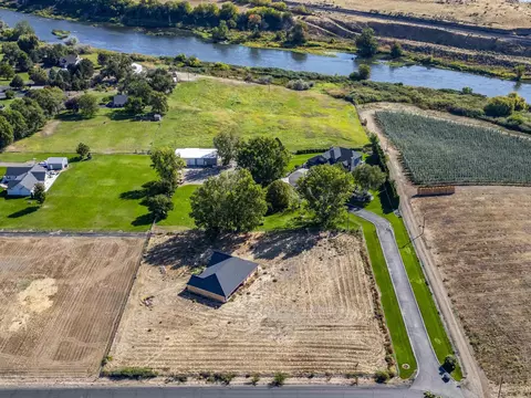 90404 W Hess Rd, Prosser, WA 99350