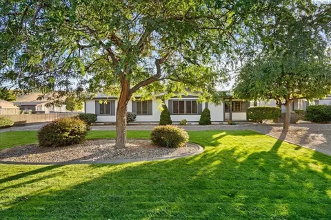 25603 E Ruppert Rd, Benton City, WA 99320