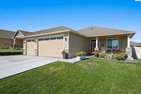 3728 S Van Buren Pl, Kennewick, WA 99338