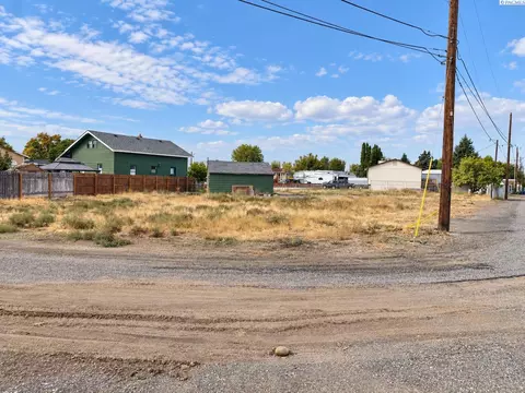 1535 W Jay St, Pasco, WA 99301 photo 3