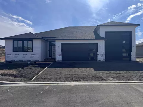 7215 W 31st Pl, Kennewick, WA 99338