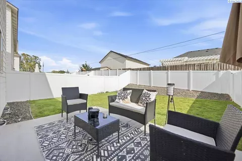 Exterior - 2809 66th Pl, Pasco, WA 99301 photo 3 of 3