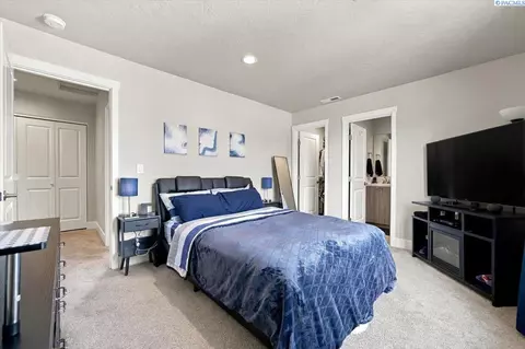 Bedroom - 2809 66th Pl, Pasco, WA 99301 photo 2 of 5