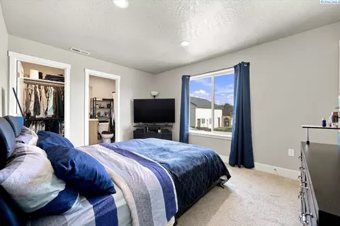 Bedroom - 2809 66th Pl, Pasco, WA 99301 photo 1 of 5