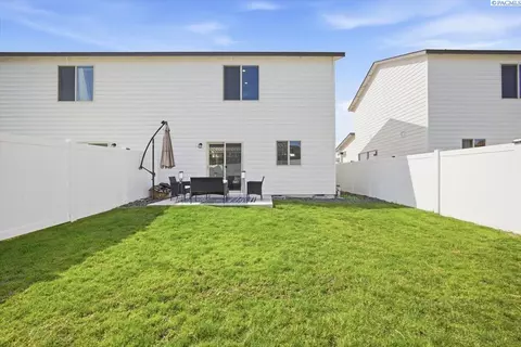 Exterior - 2809 66th Pl, Pasco, WA 99301 photo 2 of 3