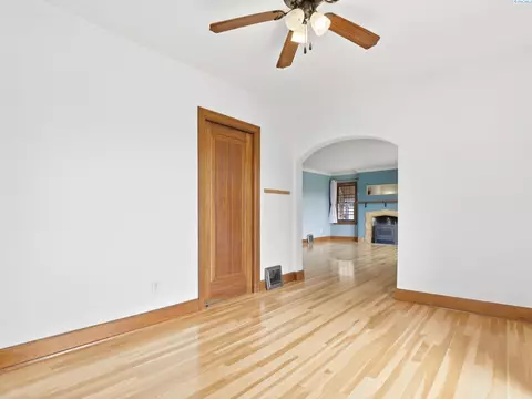 Living - 620 SE High St, Pullman, WA 99163 photo 5 of 5