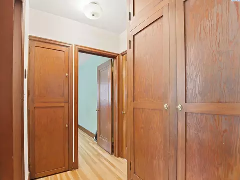 Entry Way - 620 SE High St, Pullman, WA 99163 photo 2 of 5