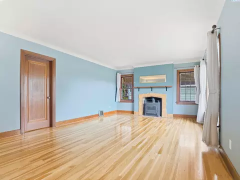 Living - 620 SE High St, Pullman, WA 99163 photo 1 of 5