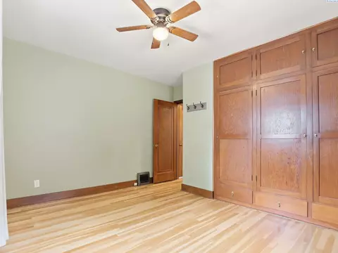 Bedroom - 620 SE High St, Pullman, WA 99163 photo 5 of 6