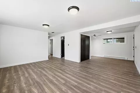 Living - 1125 SW Alvar St, Pullman, WA 99163 photo 7 of 7