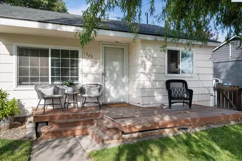 1325 Sanford Ave, Richland, WA 99354