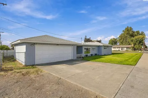 Exterior - 1939 N 18th Ave, Pasco, WA 99301 photo 2 of 8