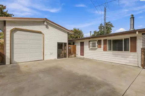 424 S Dawes, Kennewick, WA 99336