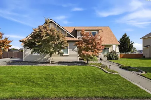 Exterior - 913 Christopher Ln, Pasco, WA 99301 photo 2 of 9