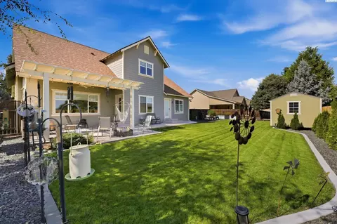 Exterior - 913 Christopher Ln, Pasco, WA 99301 photo 8 of 9