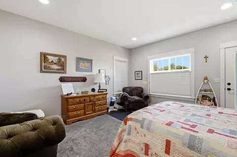 Bedroom - 913 Christopher Ln, Pasco, WA 99301 photo 2 of 5