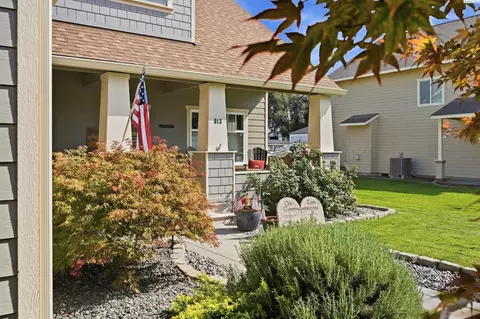 Exterior - 913 Christopher Ln, Pasco, WA 99301 photo 3 of 9