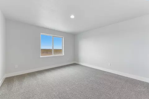 Bedroom - 5904 Redtail Dr, Pasco, WA 99301 photo 5 of 6