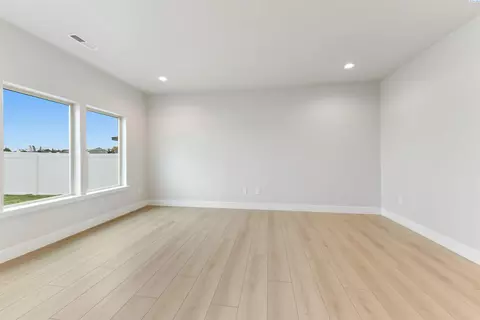 Living - 5904 Redtail Dr, Pasco, WA 99301 photo 3 of 7